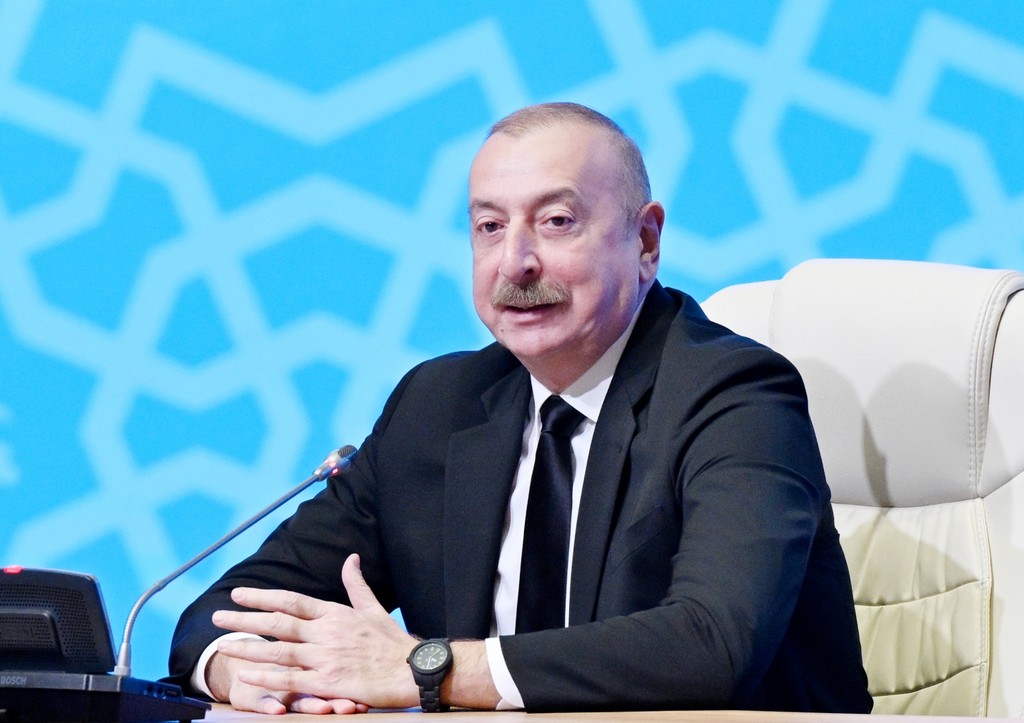 Калашников: по инициативе Баку в Азербайджане построено более 340 русских школ