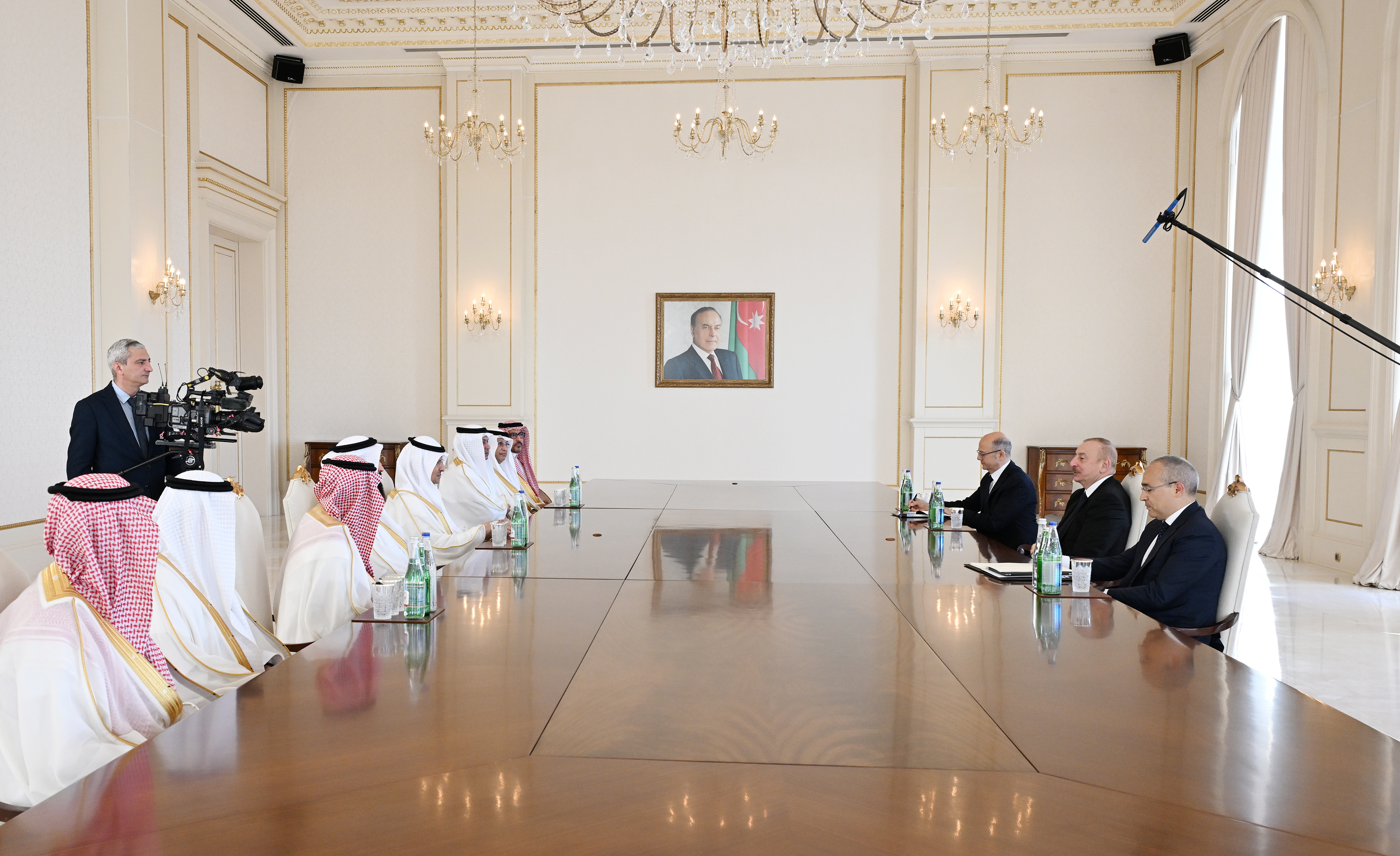 علييف يستقبل وزير الطاقة السعودي