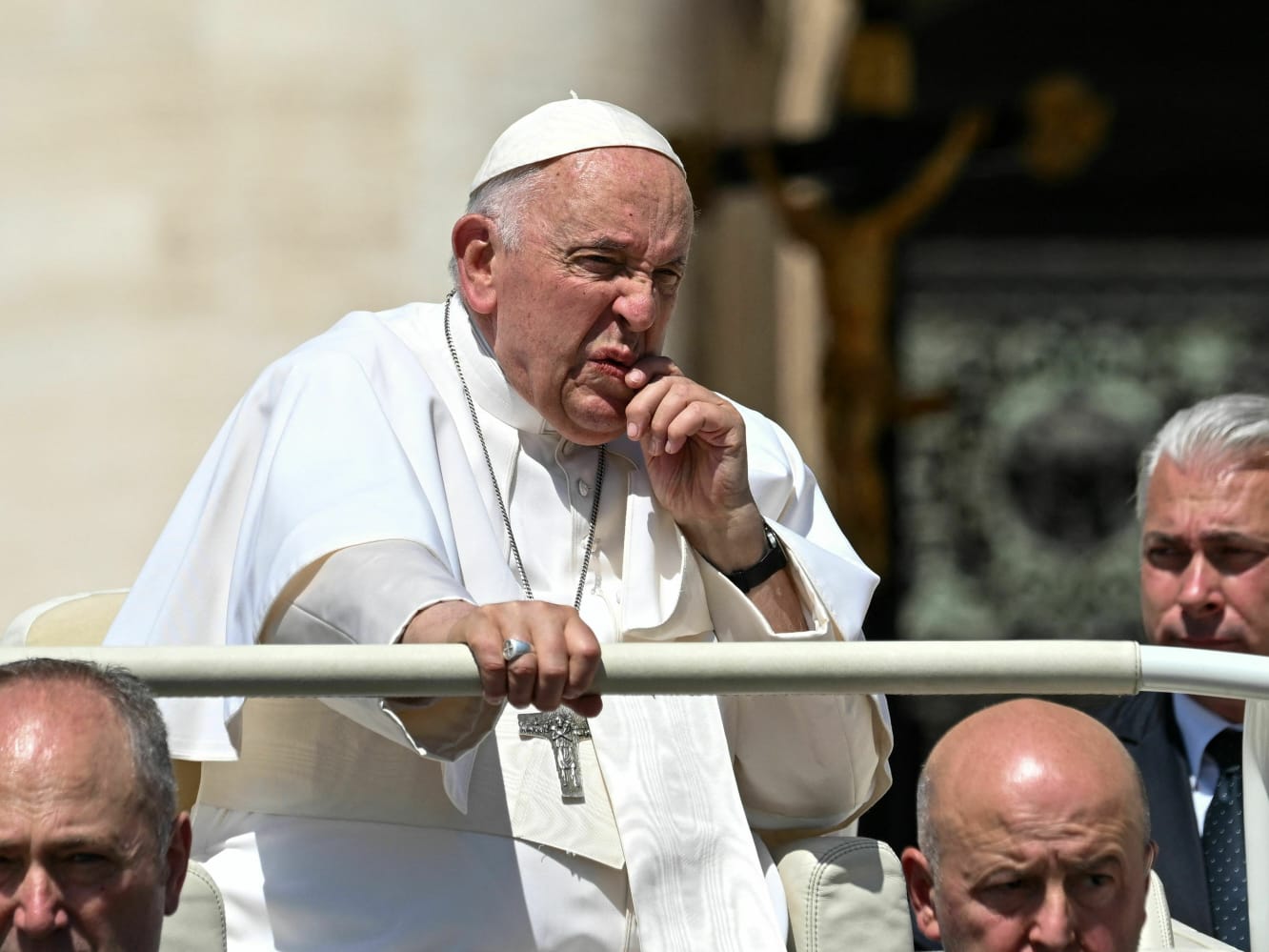 Швейцария пригласила Папу Римского на украинский мирный саммит