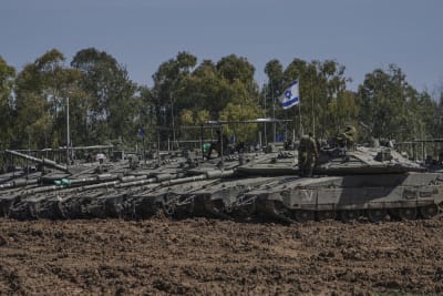 Israeli tanks capture Rafah checkpoint