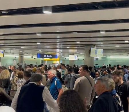 Сбой системы в аэропортах Великобритании