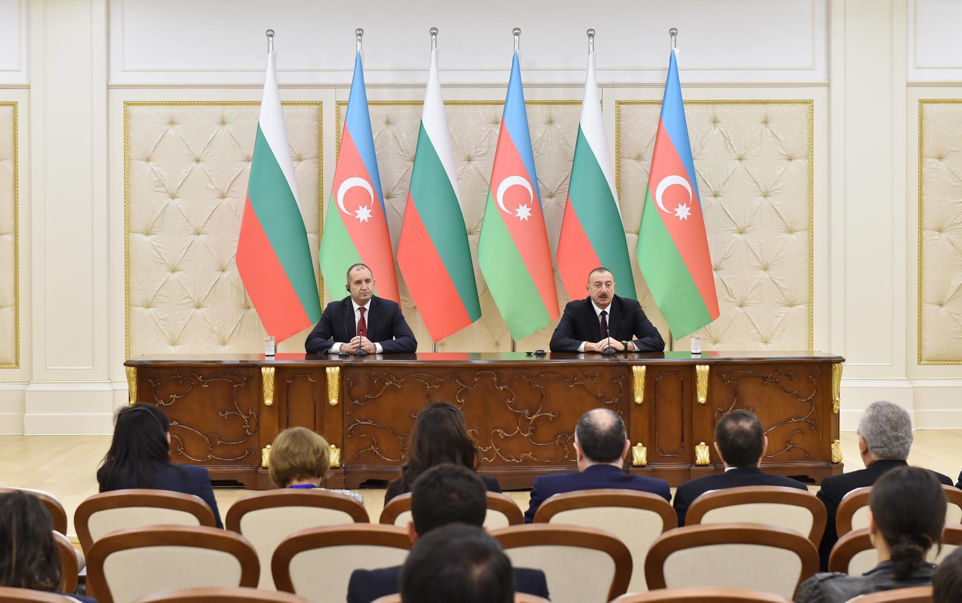 مؤتمر صحفي للرئيس الأذربيجاني ونظيره البلغاري