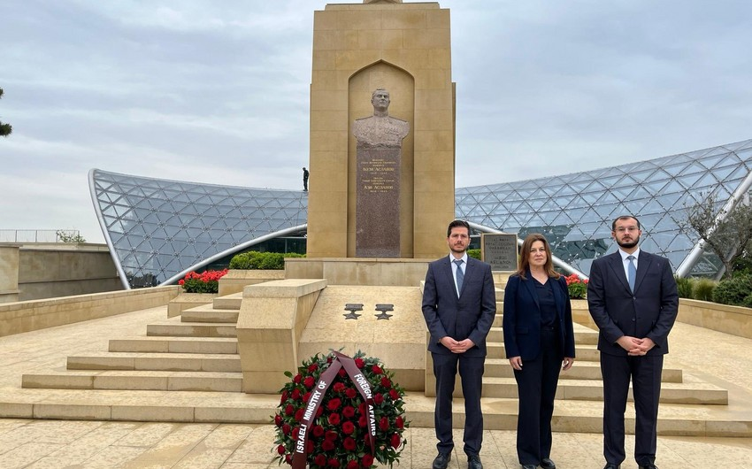Israeli MFA Political Director Honors War Hero Hazi Aslanov in Baku Visit