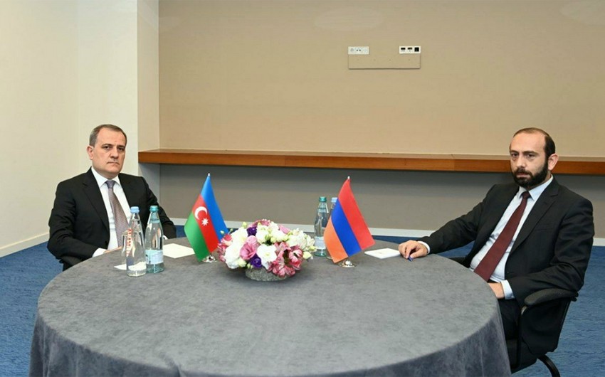 Meeting of Azerbaijani, Armenian foreign ministers kicks off in Almaty