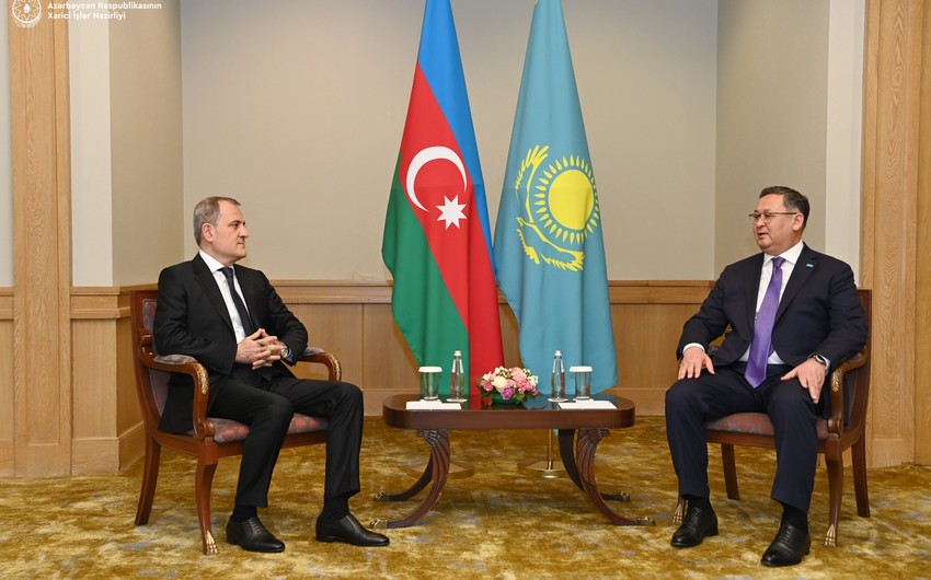 بيراموف يجتمع مع وزير خارجية كازاخستان