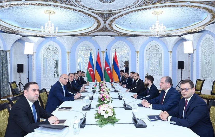 Bilateral Meeting Commences: Azerbaijani and Armenian Foreign Ministers Discuss Peace Agreement in Almaty