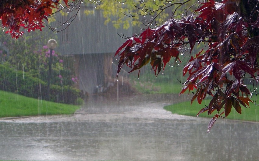 FAKTİKİ HAVA: Yağış yağıb, dolu düşüb