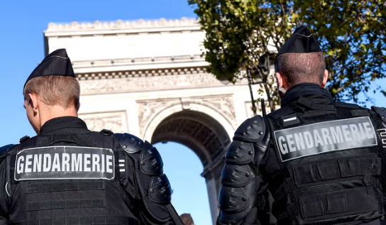 Fransada polis pusquya düşürülüb - VİDEO