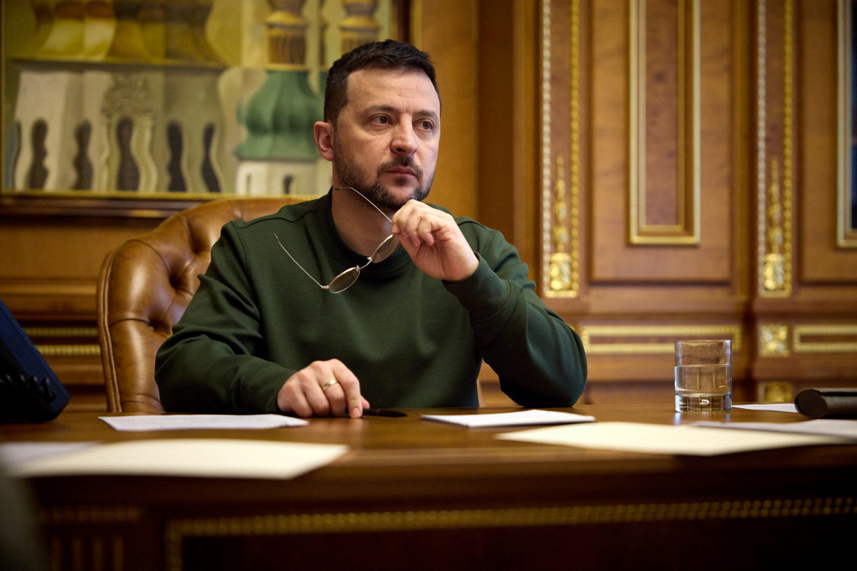 Zelensky signs law allowing some convicts to serve in Ukraine's army