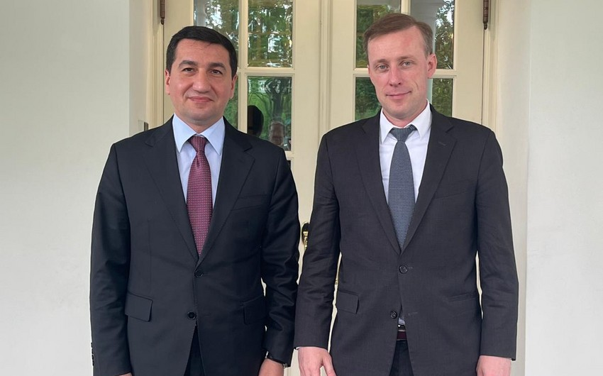 Azerbaijani presidential aide meets with US national security advisor