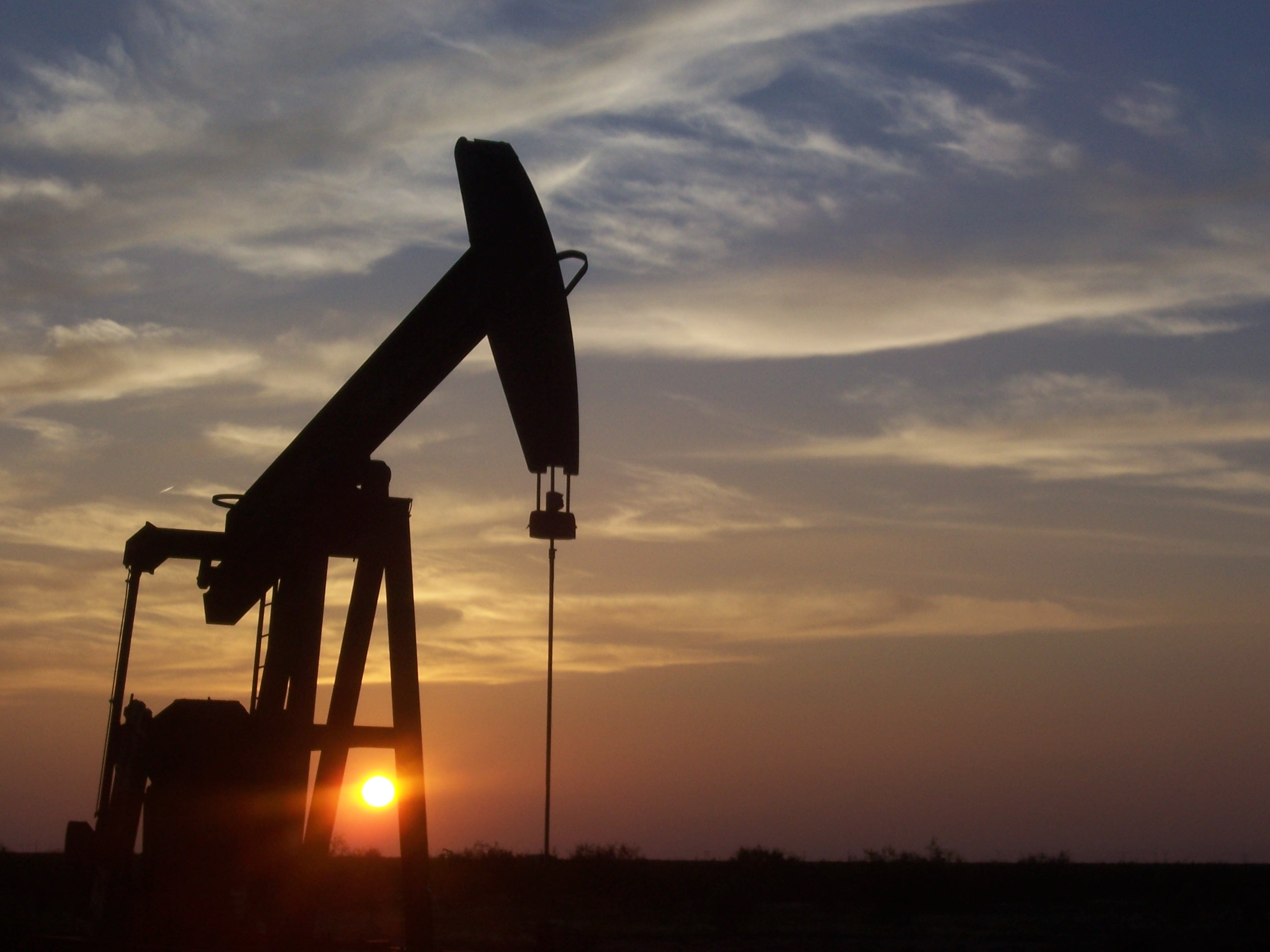 Price of Azerbaijani oil nears USD 85