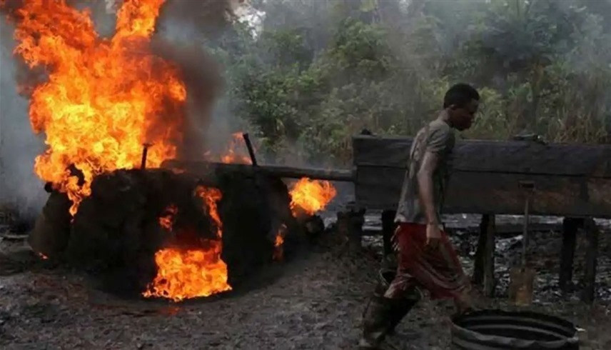 37 قتيلاً بانفجار مصفاة نفط غير قانونية في نيجيريا