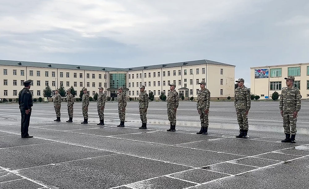 Azərbaycan Ordusunda çağırışçıların QƏBULU