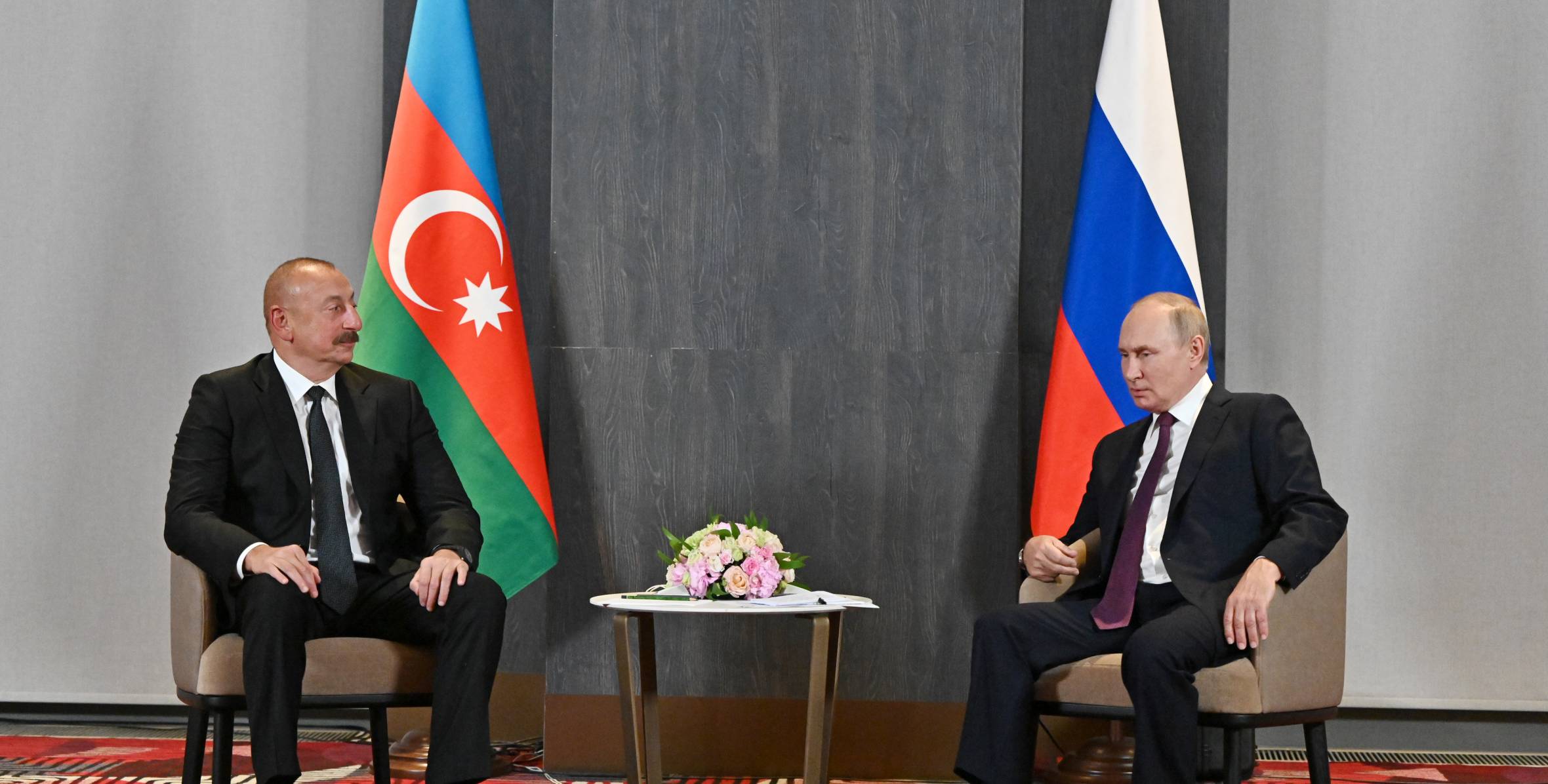 علييف يجتمع مع بوتين في كازاخستان - مباشر