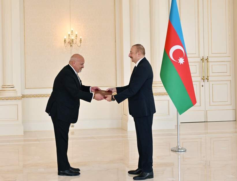 علييف يتسلم أوراق اعتماد السفير الأردني الجديد