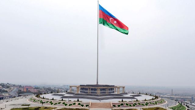 Bayraq meydanında bayrağımız yenidən dalğalanır - FOTO - VİDEO