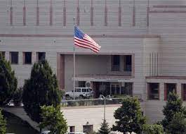 السفارة الأمريكية في القاهرة تدعو مواطنيها في مصر إلى توخي الحذر