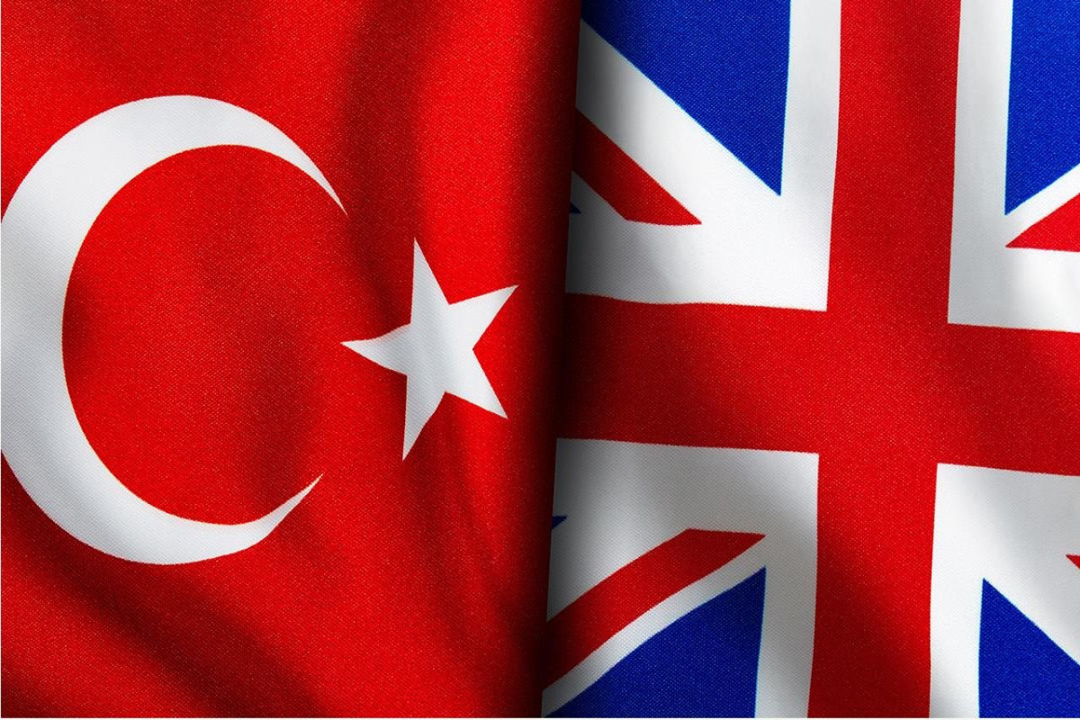Türkiyə və Britaniya müdafiə nazirləri Brüsseldə görüşüb