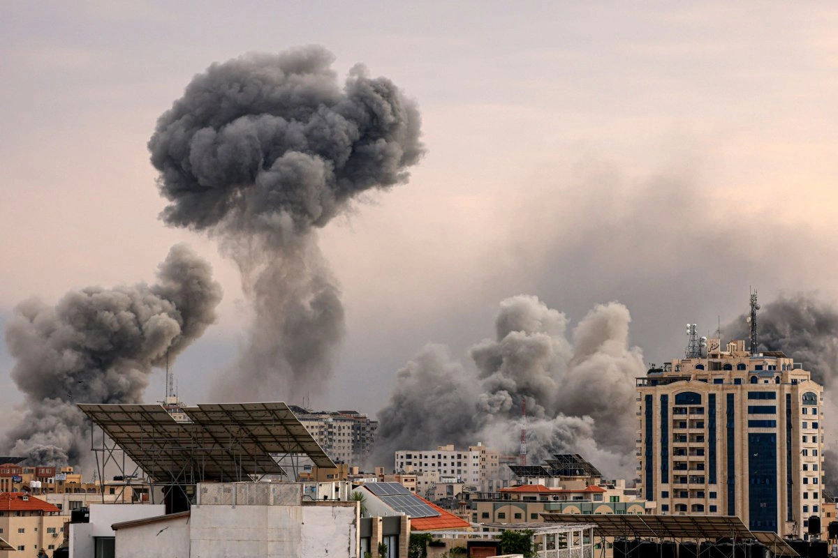 İsrail Qəzzanı bombardman etdi: Ölənlərin sayı 300 nəfəri keçdi