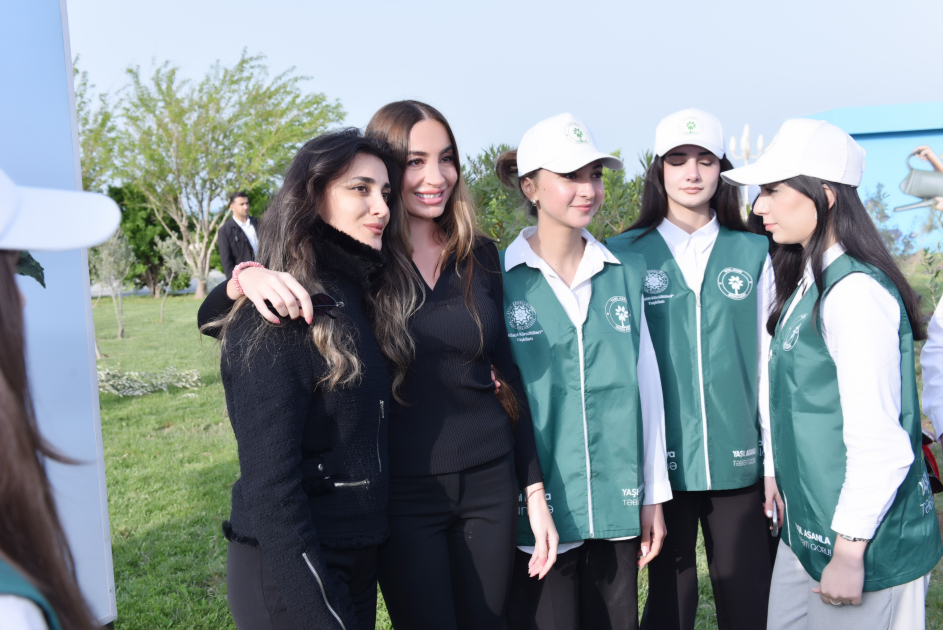 Leyla and Arzu Aliyeva participated in a tree-planting campaign in Sumgayit