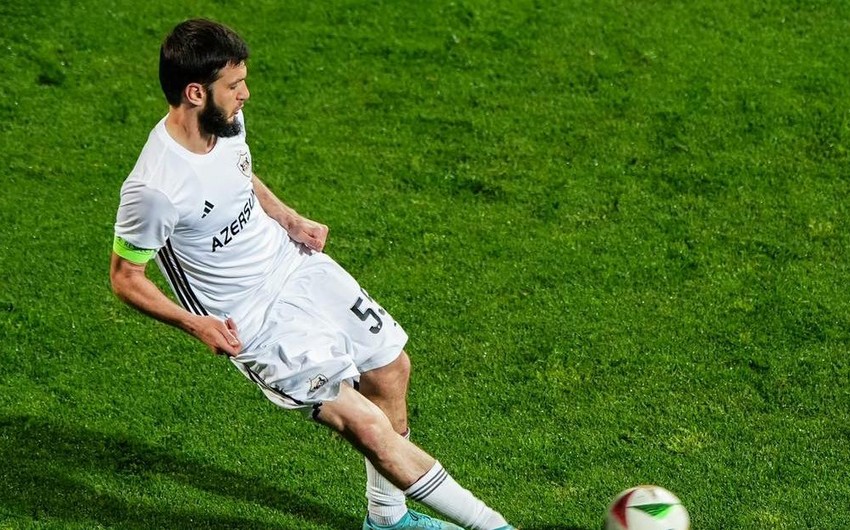 Bədavi Hüseynov “Qarabağ”ın heyətində çempionatda 250-ci oyuna çıxıb