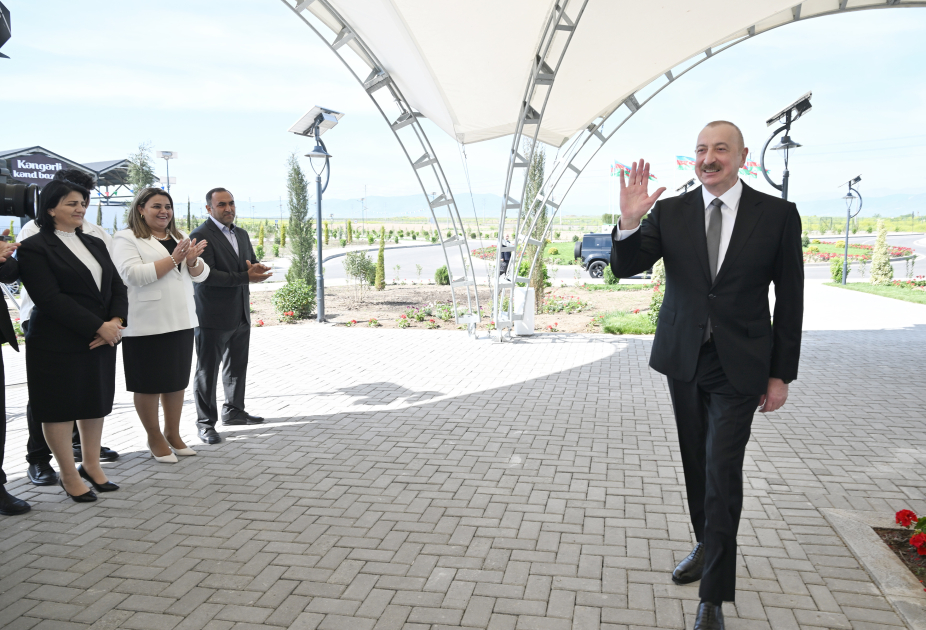 Ilham Aliyev met with residents who moved to Kangarli village