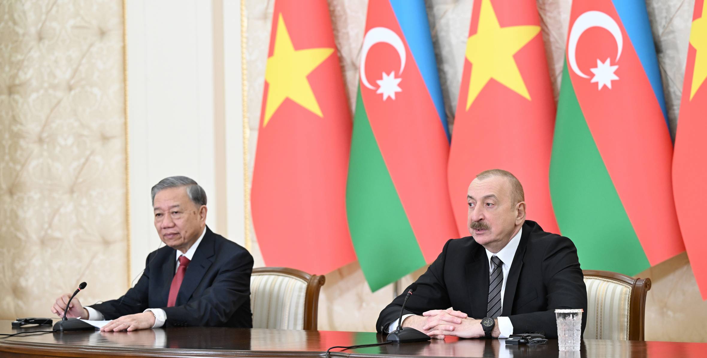 The heads of state of Azerbaijan and Vietnam made statements to the press