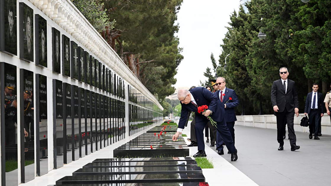 Baku hosts meeting between Azerbaijani and Turkish Defense Ministers