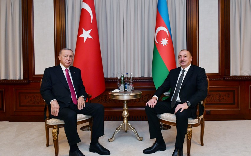Azerbaijani and Turkish Presidents Meet One-on-One in Nakhchivan