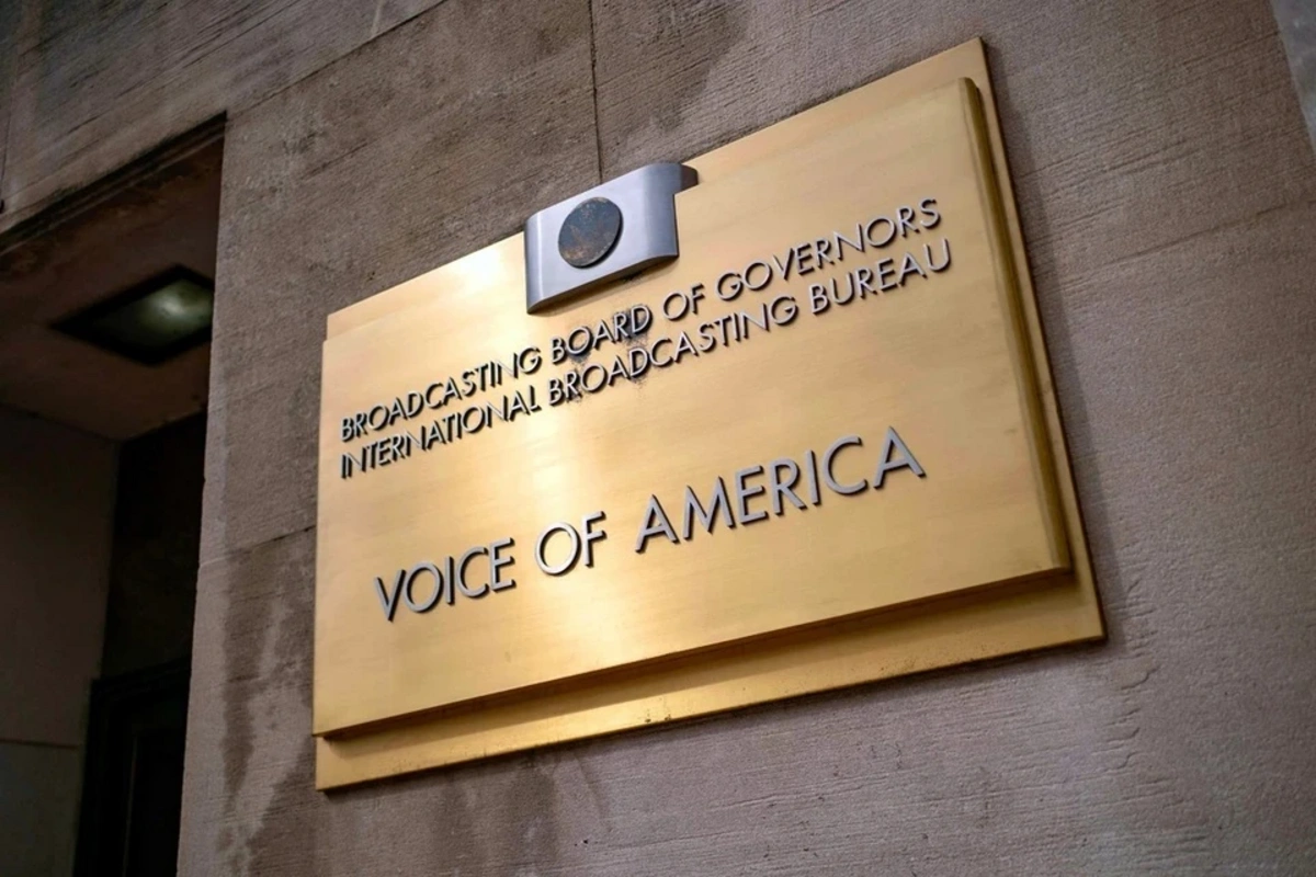 "Amerikanın Səsi" radiostansiyasının bütün əməkdaşları işdən çıxarılacaq