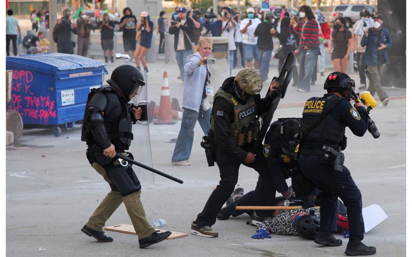 LAPD: İmmiqrasiya reydlərinə qarşı etirazlarda 56 nəfər həbs olunub
