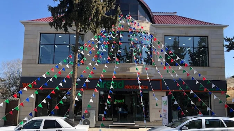 Kreditlə telefon ala bilmədi, mağazanı qarət etdi