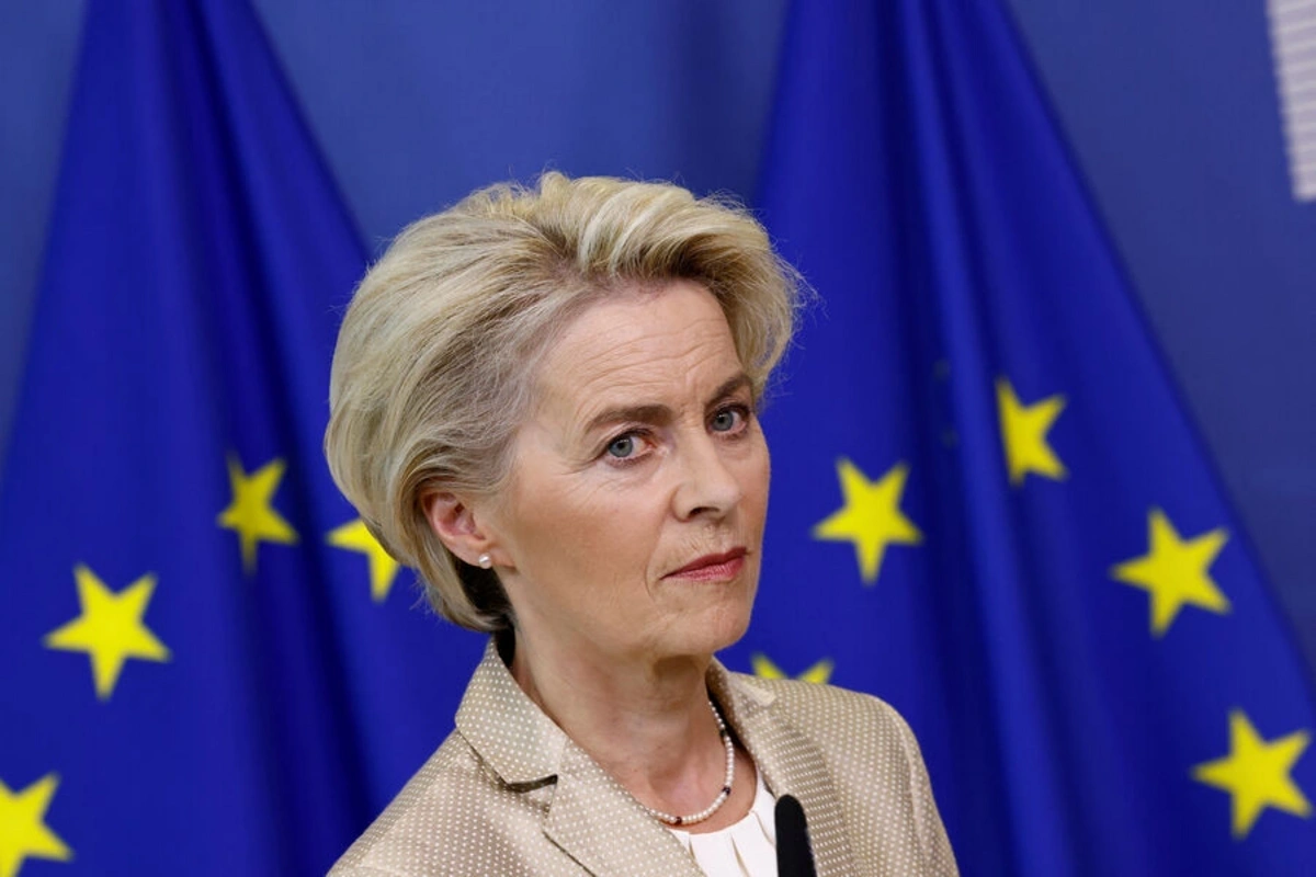 Ursula fon der Lyayenə etimadsızlıq səsverməsi üçün imza toplanmasına başlanılıb