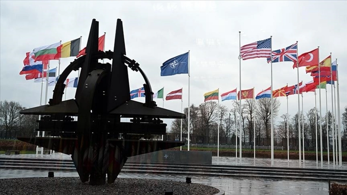 Dünyanın taleyini həll etmək üçün 6 dəqiqə: NATO son 20 ilin ən qısa sammitini keçirəcək