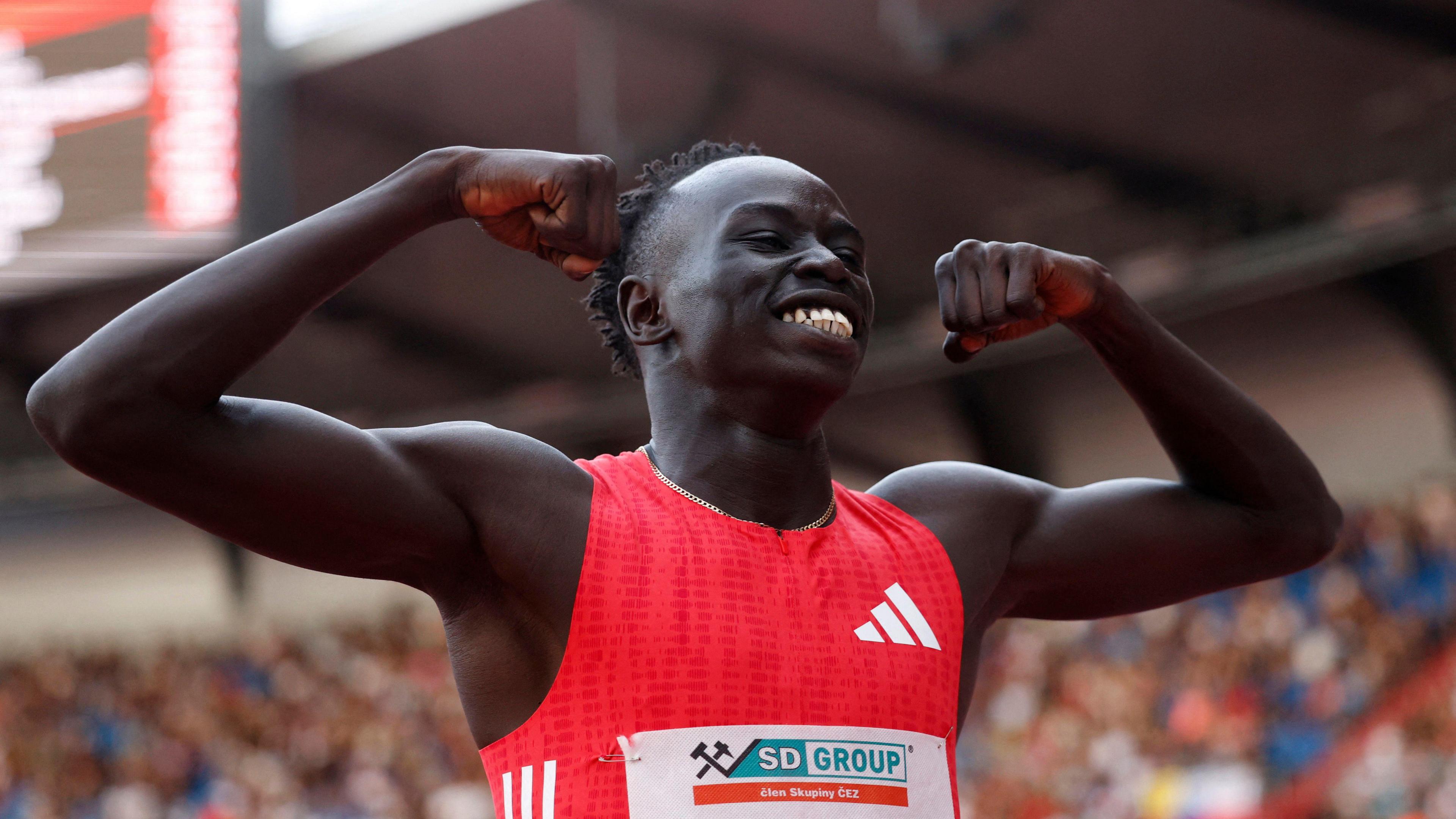 17-year-old, who is being compared to Usain Bolt, breaks his own 200m Australian record