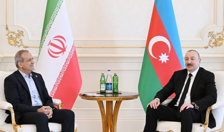 İlham Əliyev Pezeşkianı Azərbaycana dəvət etdi