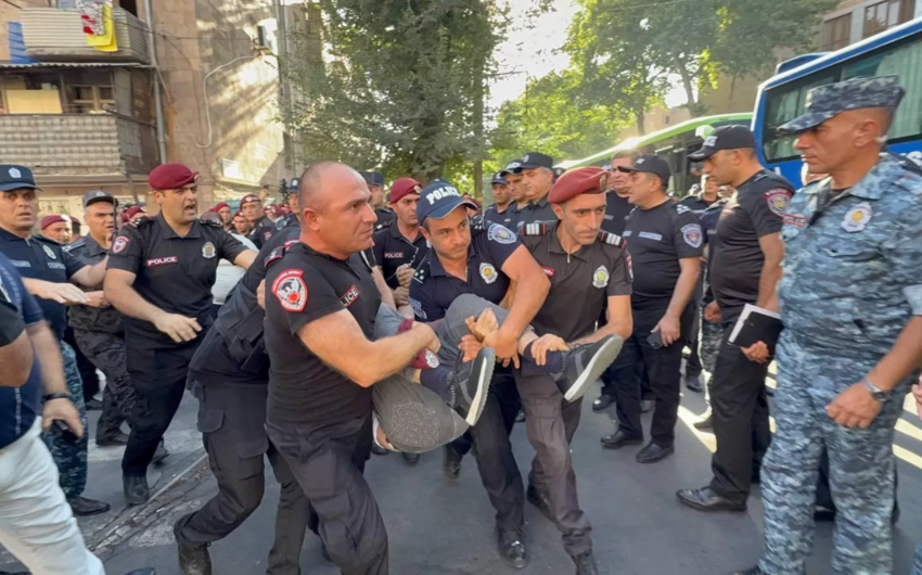 Arxiyepiskop Mikael Acapaxyanın 20-dən çox tərəfdarı saxlanılıb
