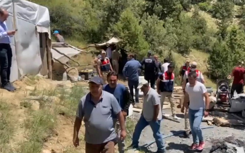 Türkiyədə daş karxanasında uçqun baş verib
