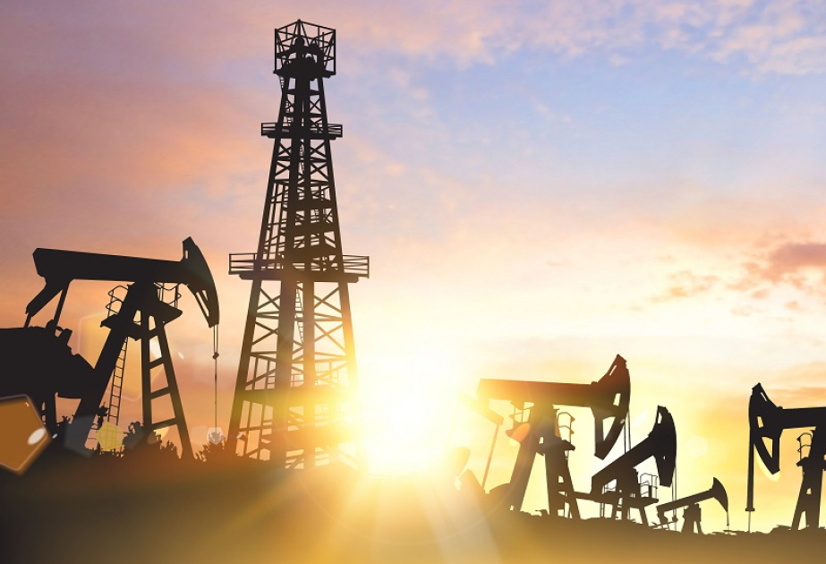Oil prices fluctuate in global markets