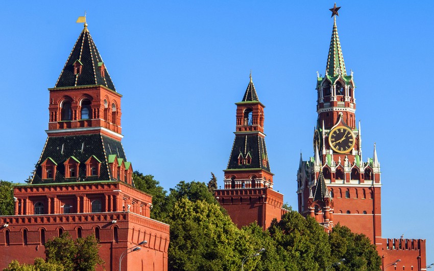 Кремль: Москва обсудит вопрос задержанных сотрудников Sputnik Азербайджан в ходе прямых контактов с Баку