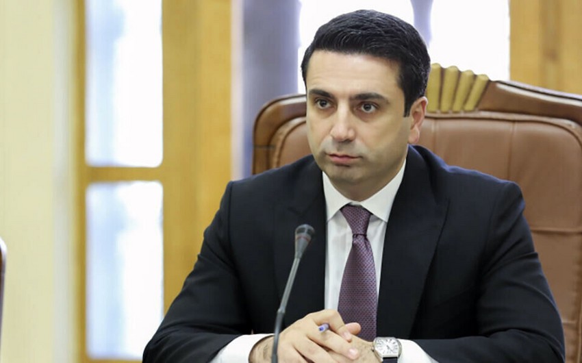 Speaker: Armenia should seriously begin discussing issue of stopping broadcasting Russian TV channels