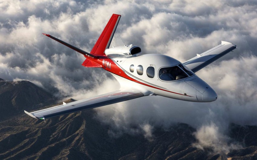 14 injured after skydiving plane crashes at New Jersey airport