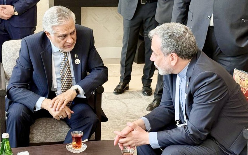 Pakistani, Iranian FMs meet on sidelines of ECO summit in Khankendi