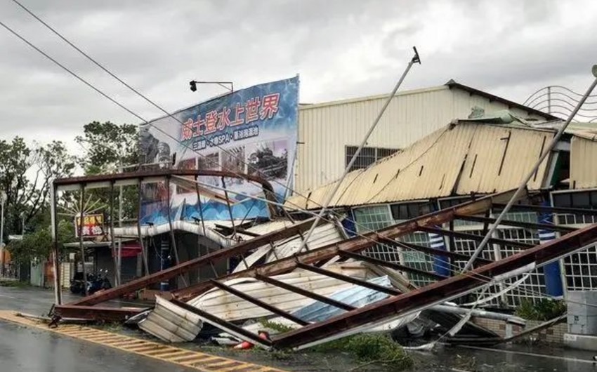 Typhoon Danas kills two in Taiwan, injures over 500