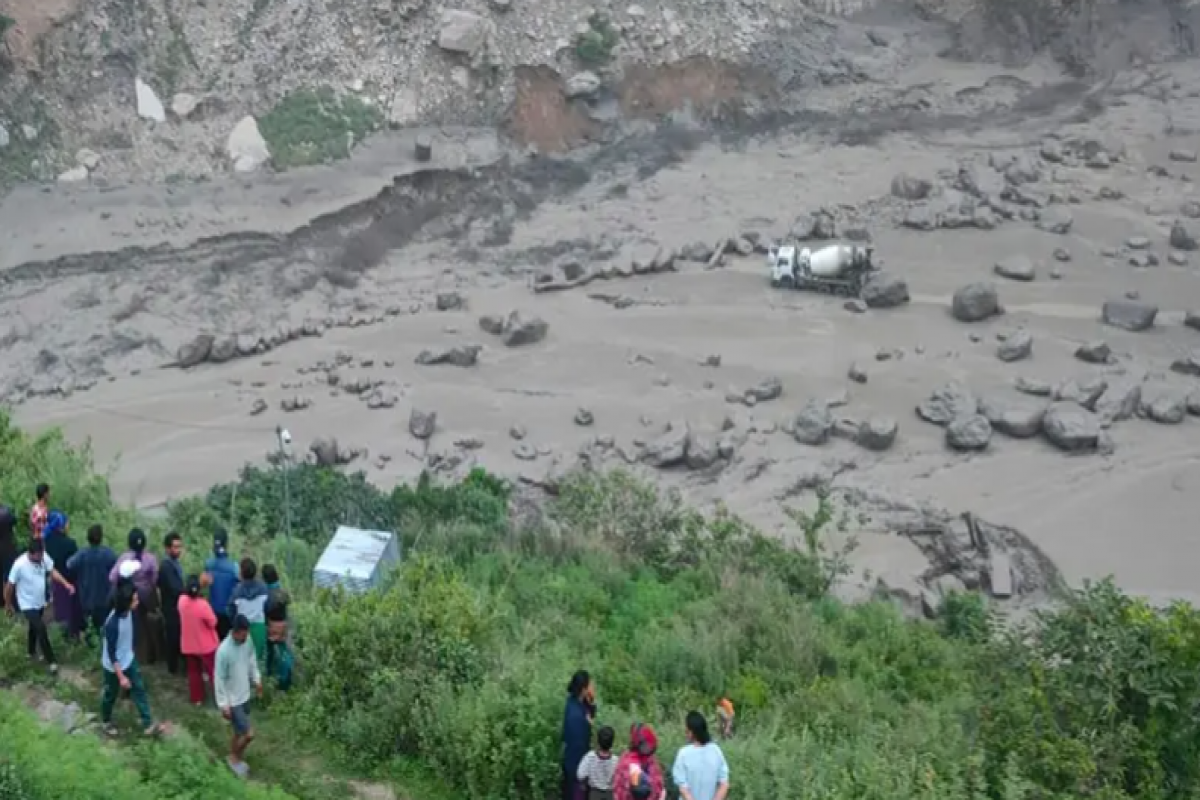 Çin-Nepal Dostluq Körpüsü uçdu