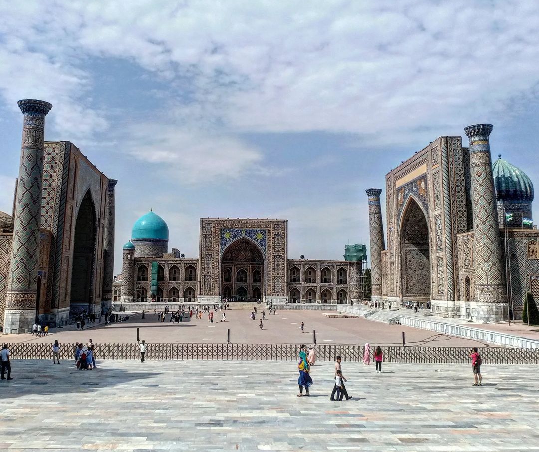رئيس أوزبكستان يفتتح الدورة 25 للجمعية العامة للسياحة العالمية بسمرقند