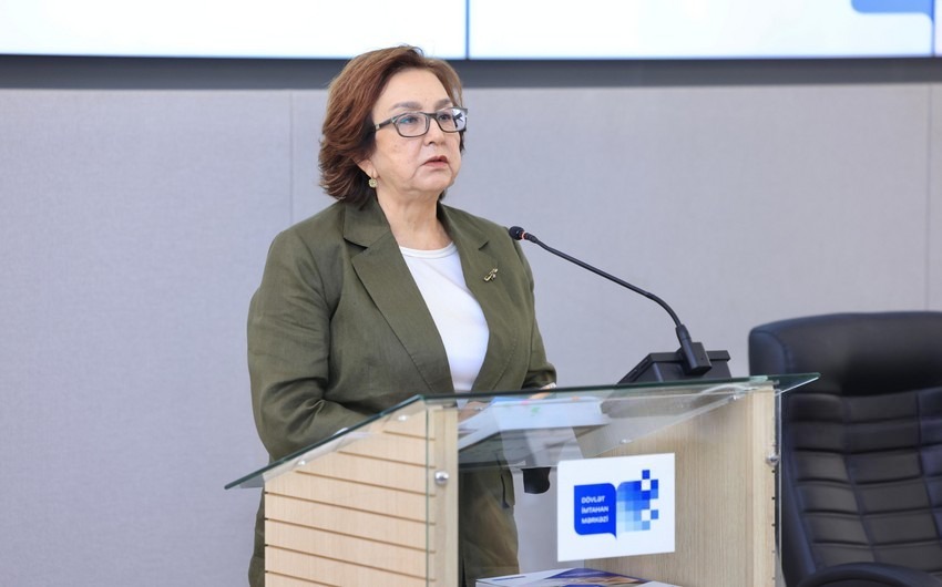 "İşimizi müzakirə edənlər elə bil  paralel həyatda yaşayır"