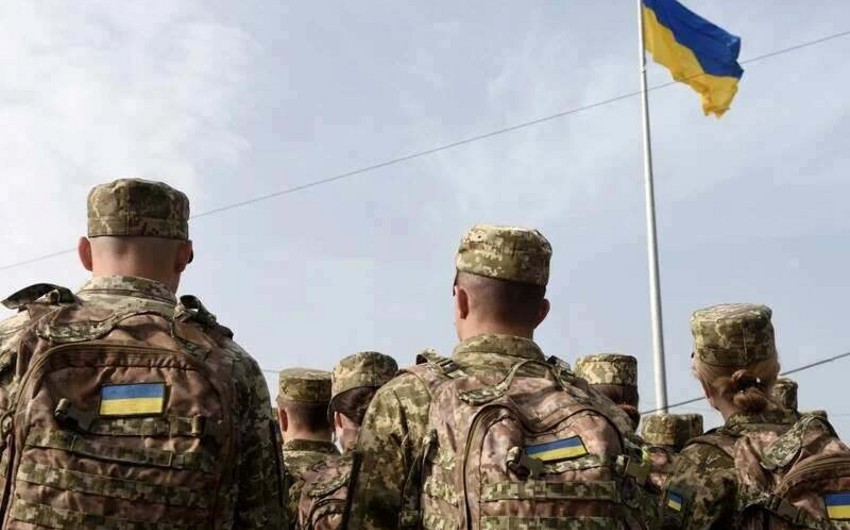 Зеленский просит парламент продлить военное положение и мобилизацию до 5 ноября