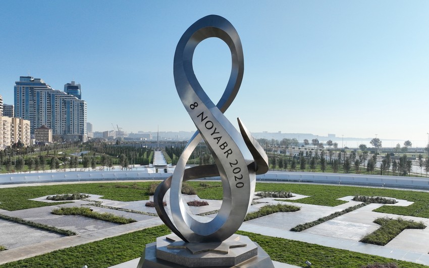 Chairman of Halk Maslahaty of Turkmenistan visits Victory Park in Baku