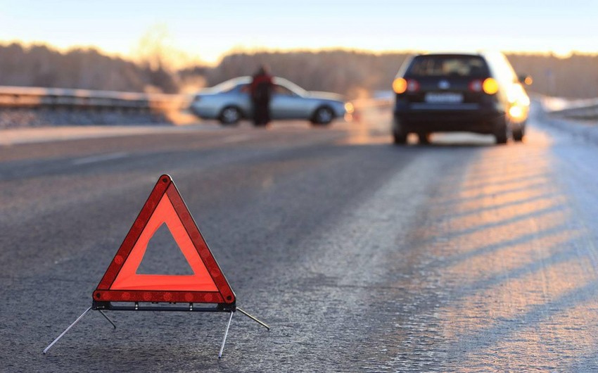 В Баку автомобиль насмерть сбил женщину
